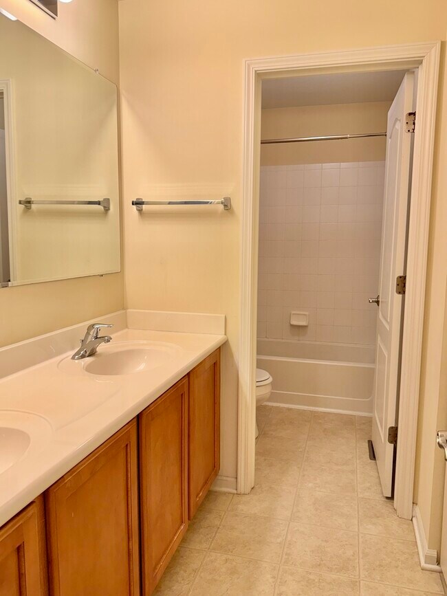 Building Photo - 738 Spires Dr