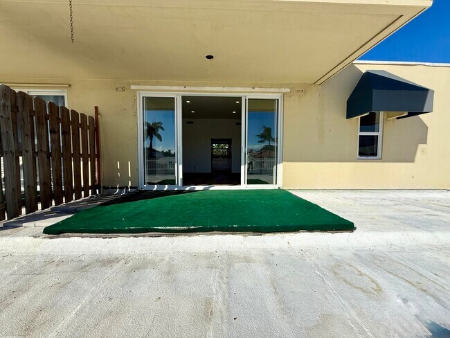 Building Photo - 1165 E Atlantic Ave