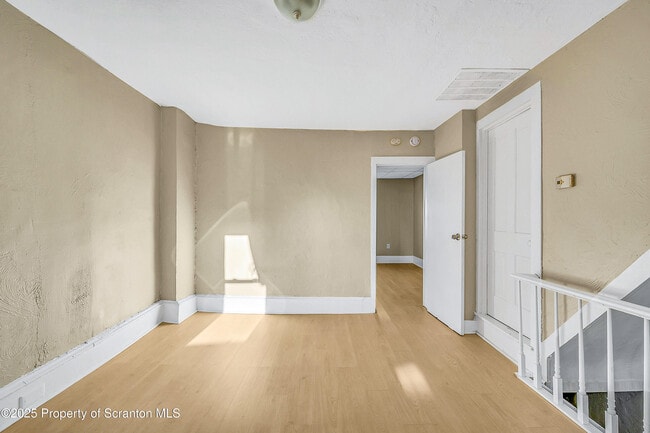 Building Photo - 1007 Washburn St