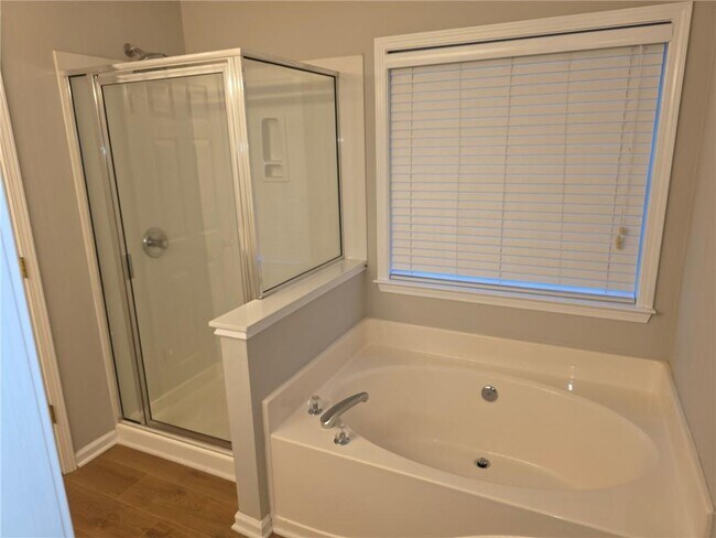 Building Photo - 1353 Dukes Creek Dr