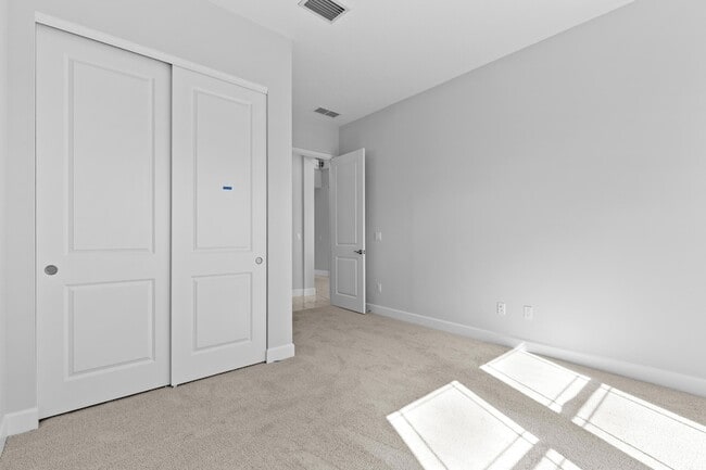 Building Photo - 15054 Wildwood Cir