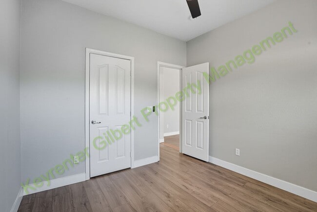 Building Photo - 5 bed / 2.5 bath Home in the San Tan Heigh...