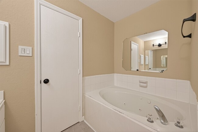 Building Photo - 9214 Arrowhead Trace Ln