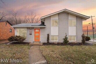 Building Photo - 202 Broadacre Ave