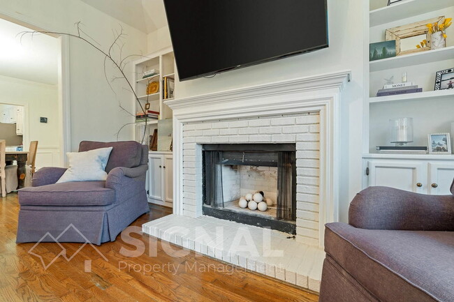 Building Photo - 709 Stonewall Dr