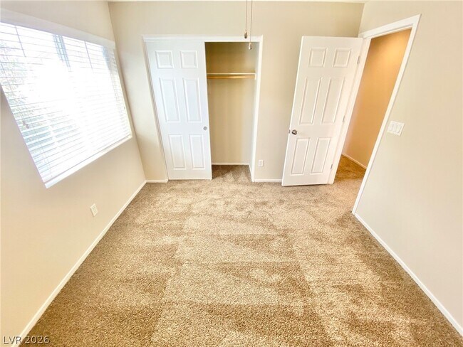 Building Photo - 1015 Maple Pines Ave