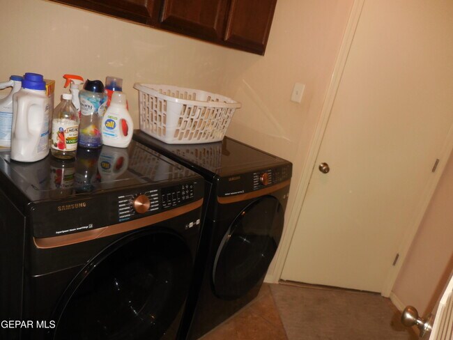 Building Photo - 12572 Paseo Lindo Dr