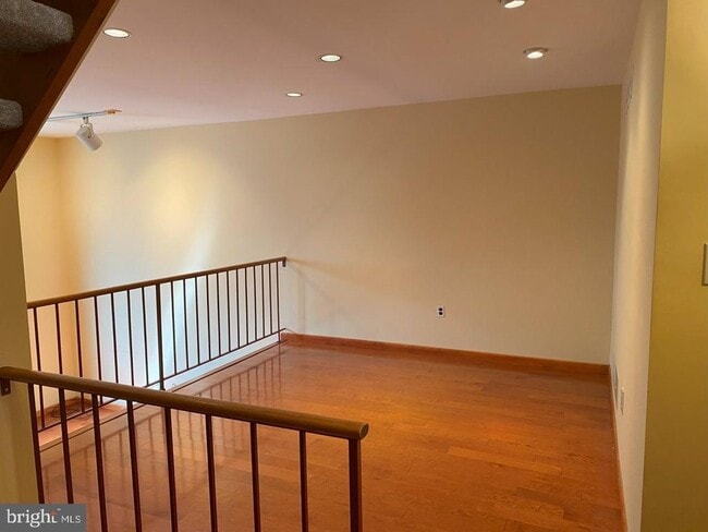 Building Photo - 49 Helios Ct