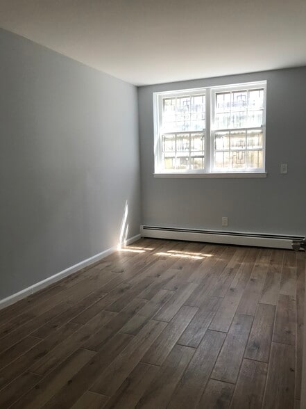 Bedroom - 1843 Clintonville St