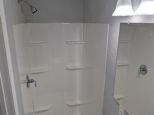 Building Photo - Huge 5bd in York!!