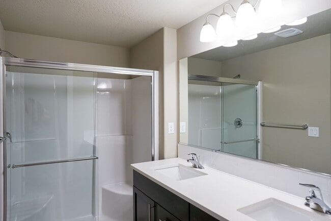 Building Photo - 3 Bedroom, 2 Bath Home  Built in 2022 - Po...