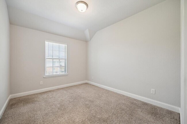 Building Photo - 12 Centennial Ridge Pl