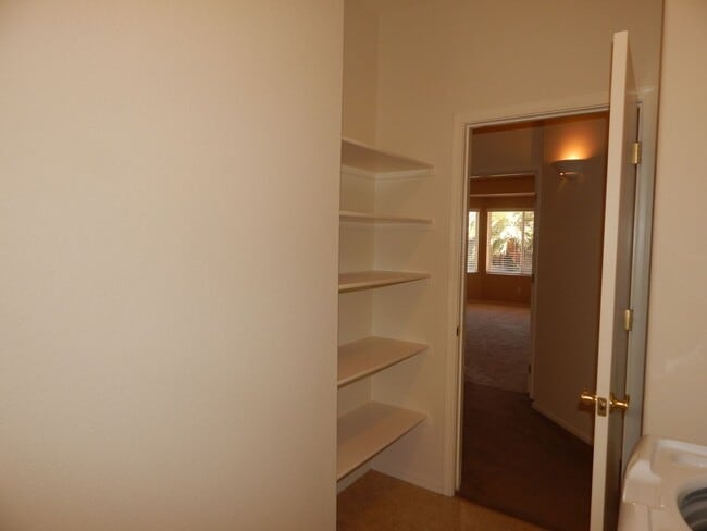 Building Photo - 3 Bedroom 2 Baths 1844 Sqft in Bluffs