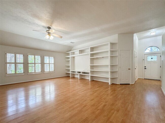 Building Photo - 311 N Rush Haven Cir