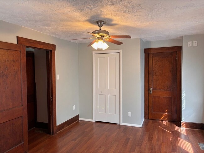 Building Photo - Single Family Home located within Minutes of both Hospitals. - 3 Bedrooms, 1 Bathroom and 1 Car G...