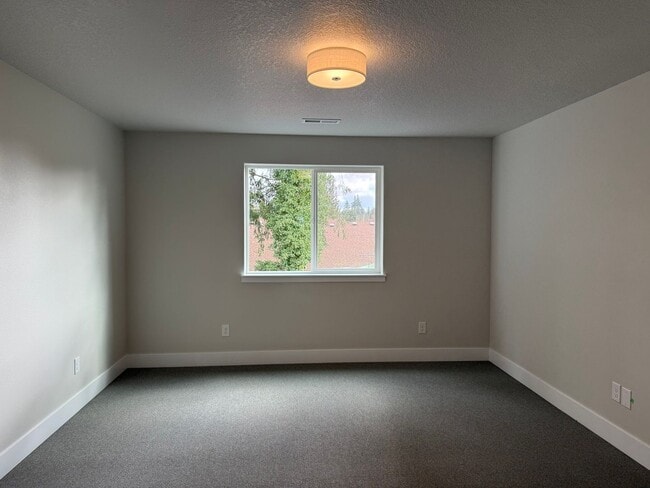 Building Photo - Beautiful Three Bedroom New Construction Home For Rent