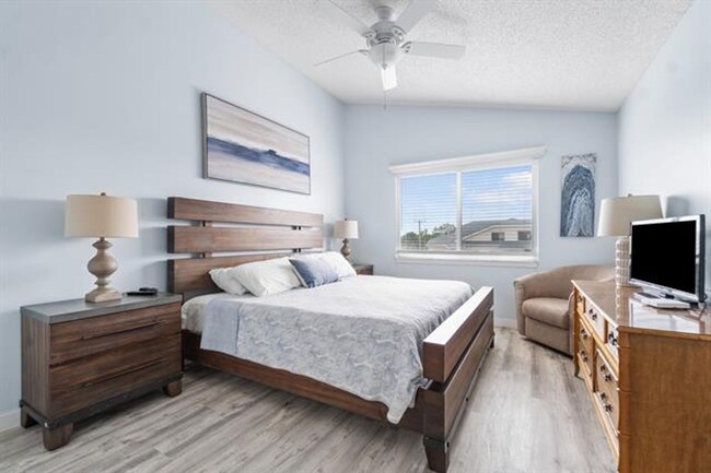Building Photo - 470 Bella Vista Ct N