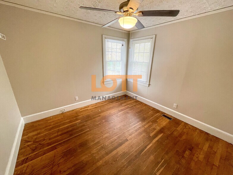 Building Photo - 206 Wilbanks St