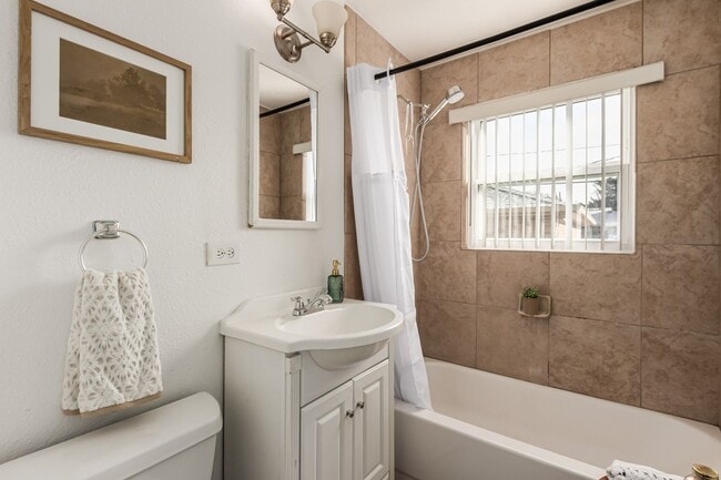 Building Photo - 2BD, 1BA Half-Duplex in Sloan's Lake with ...