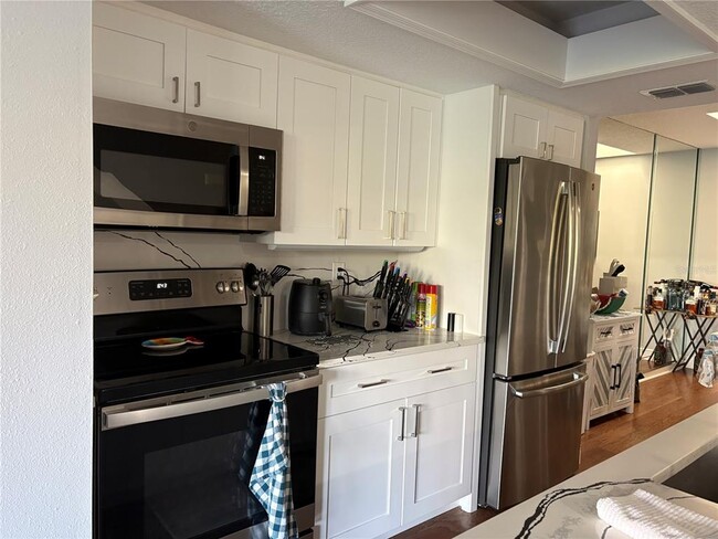 Building Photo - 629 Garland Cir