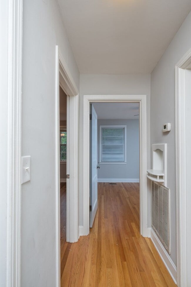 Building Photo - **UPDATED 3-BEDROOM DUPLEX WITH ATTACHED G...