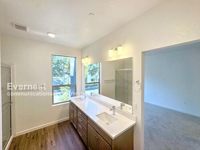 Building Photo - 6117 Bridgecross Dr