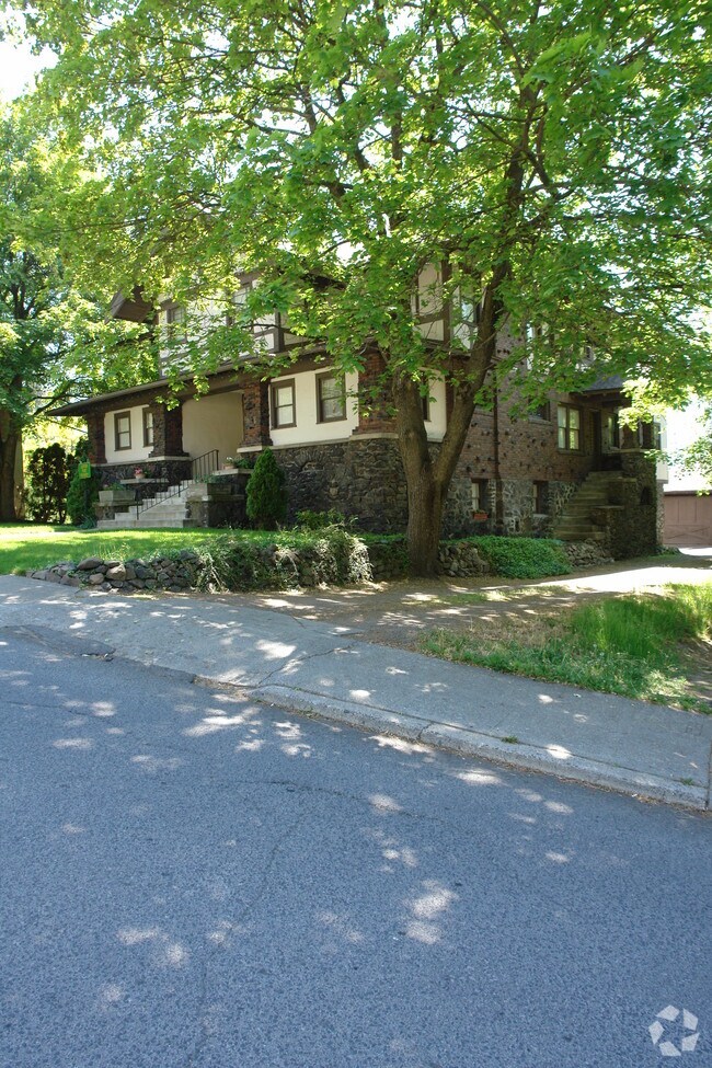 Building Photo - James Park mansion