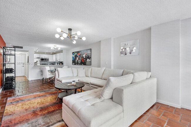 Building Photo - 600 Parkview Dr