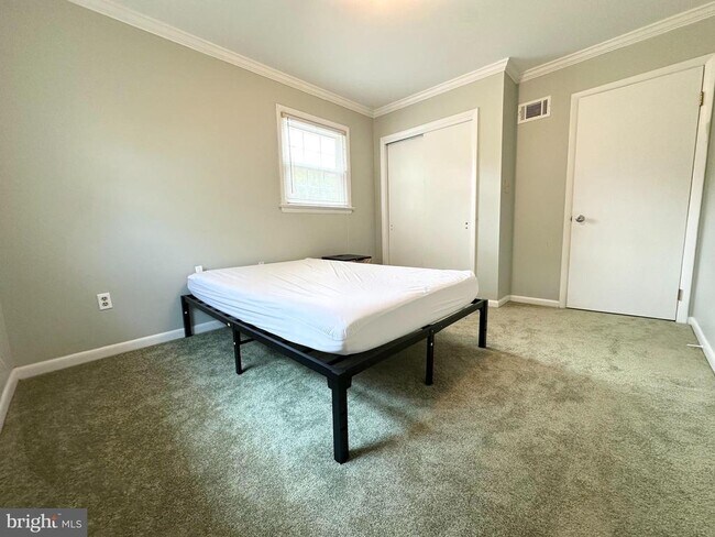 Building Photo - 9805 Binyon Ct