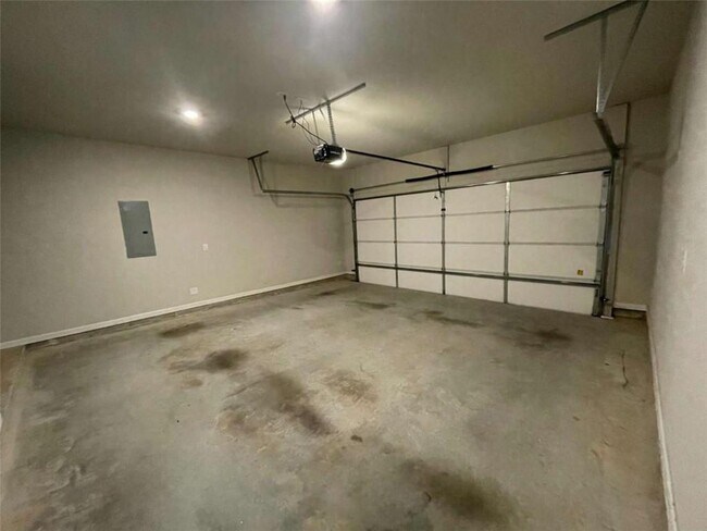 Building Photo - 301 Omnia Ridge Way