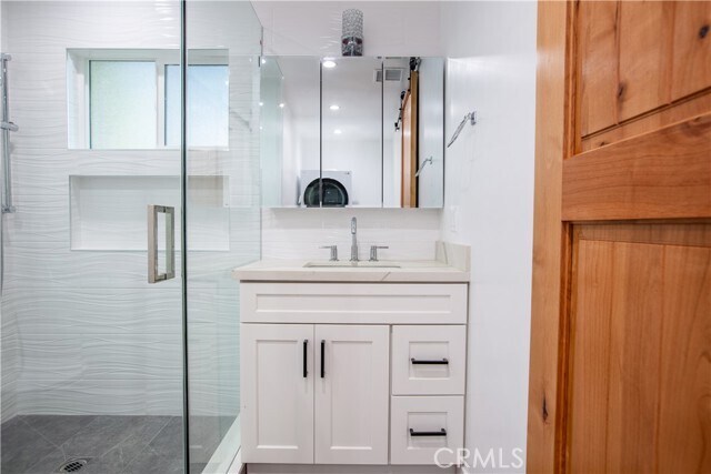 Building Photo - 19503 Cantara St