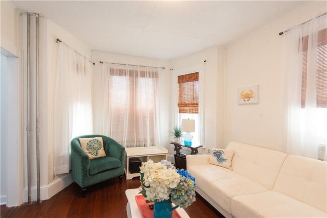 Building Photo - 11 Brewer St