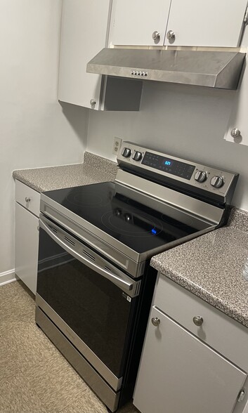 New Samsung appliances - 17 Charbonneau Ter