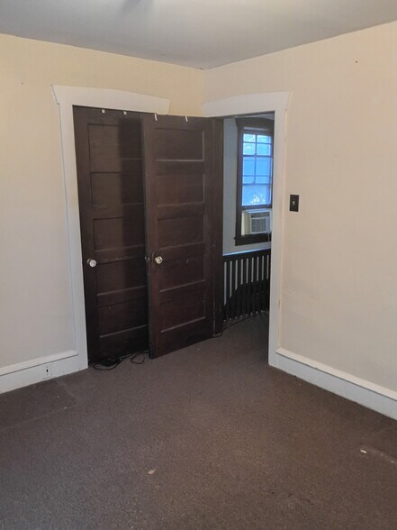 Building Photo - 144 Fern Ave