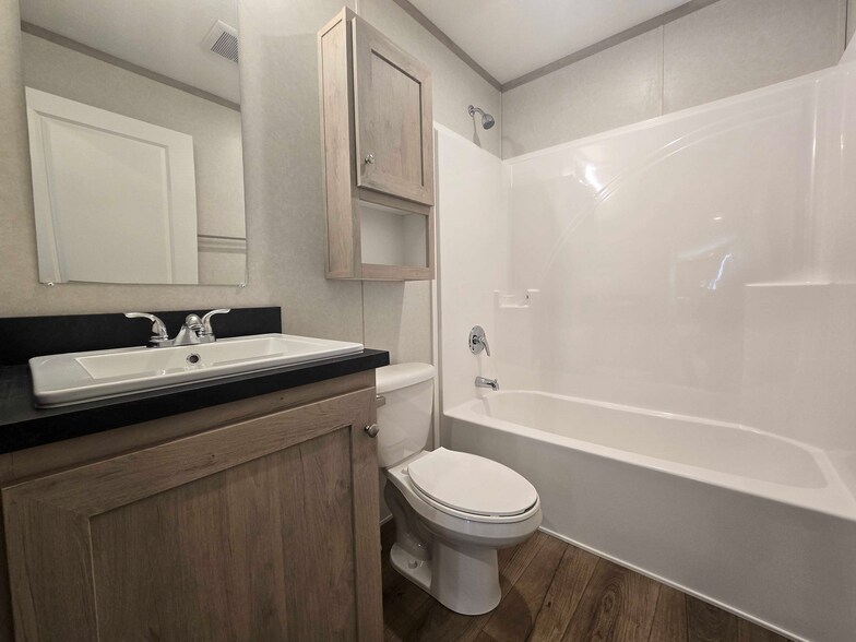 Building Photo - 119 Georgia St