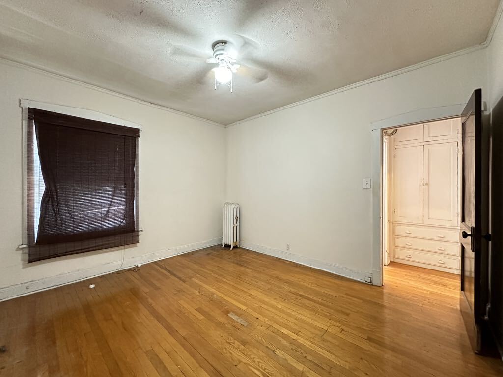 Building Photo - 4402 N Winchester Ave