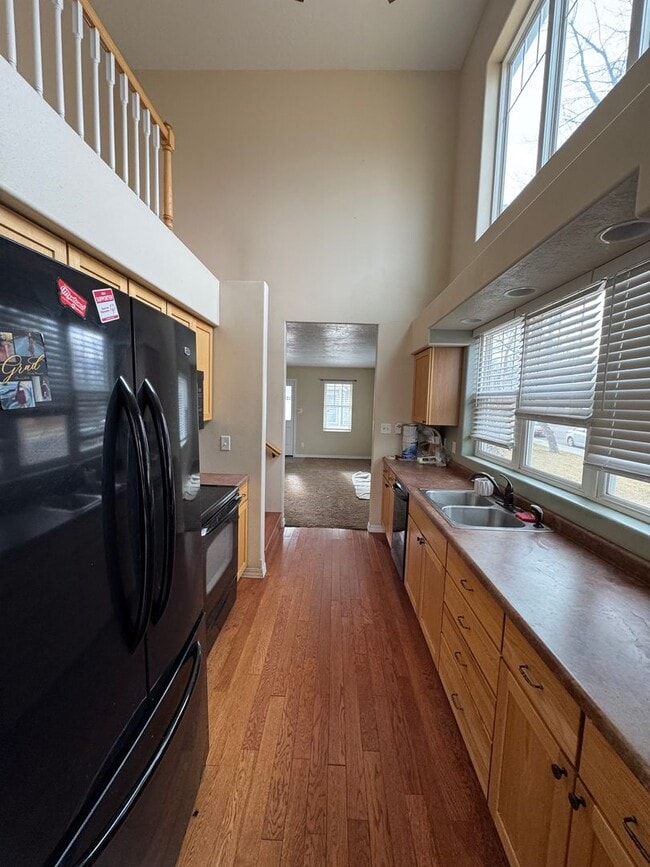 Building Photo - Cozy 4 bed 3 bath house