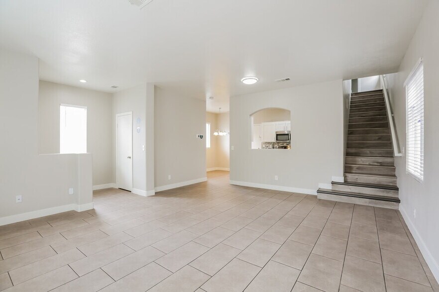 Building Photo - 10025 Camino Loma Verde Ave