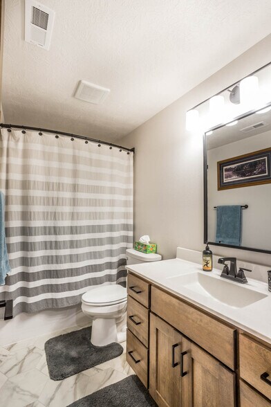 Building Photo - 4221 N Knob Hill Ct