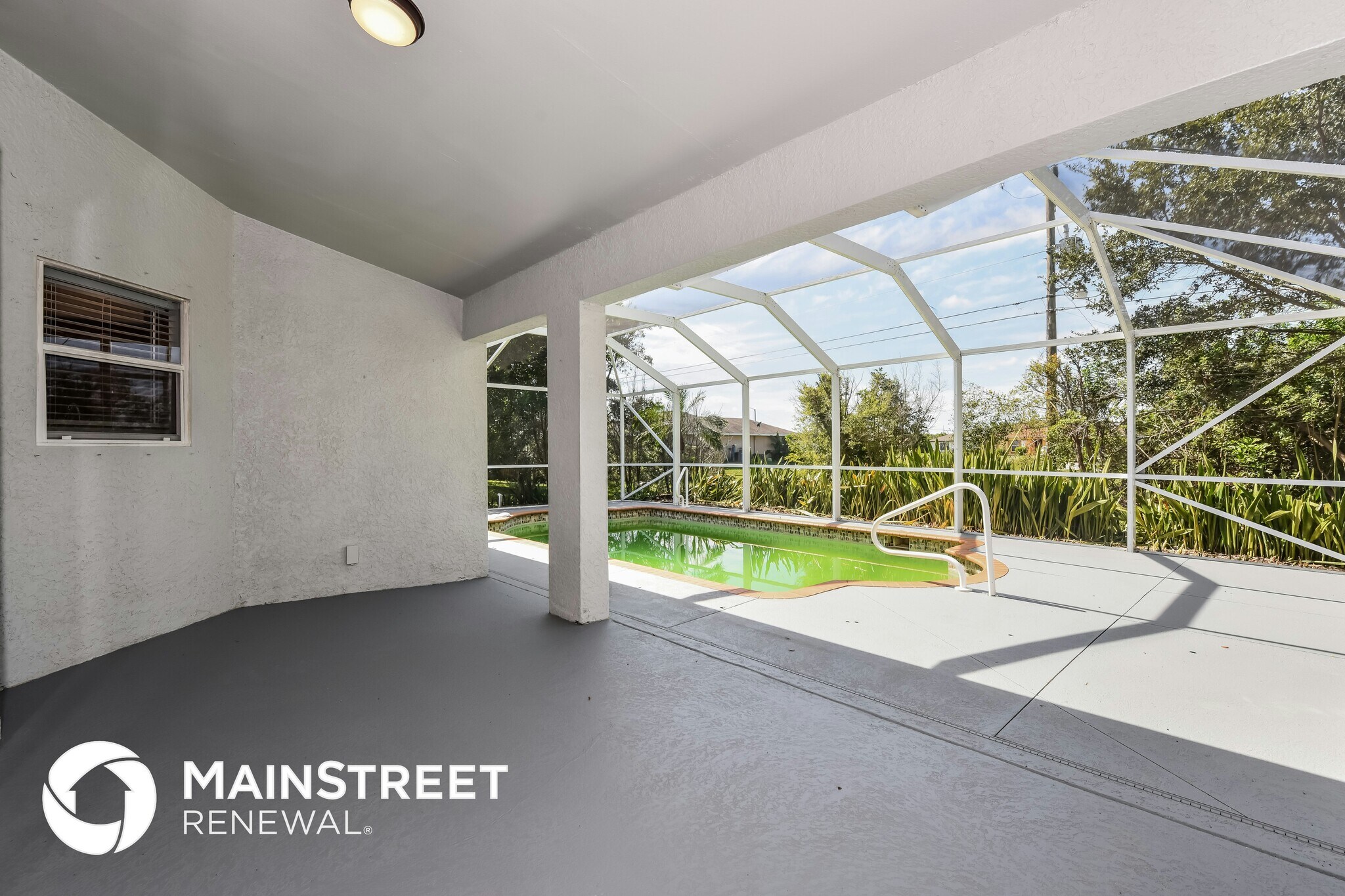 Building Photo - 1326 NE 3rd Ave