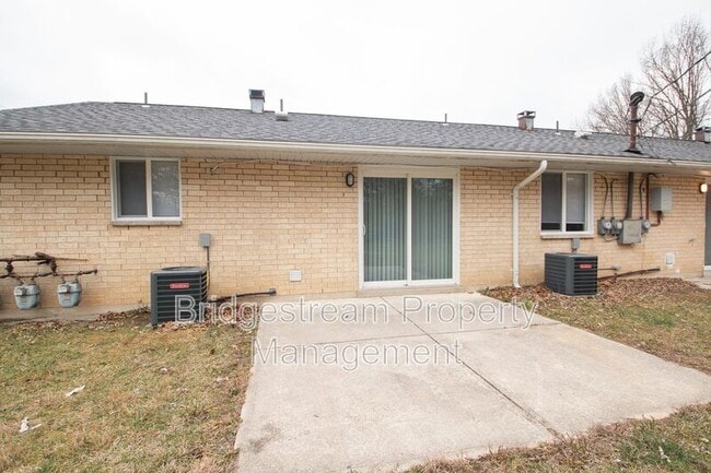 Building Photo - 5442 Lofino Ct