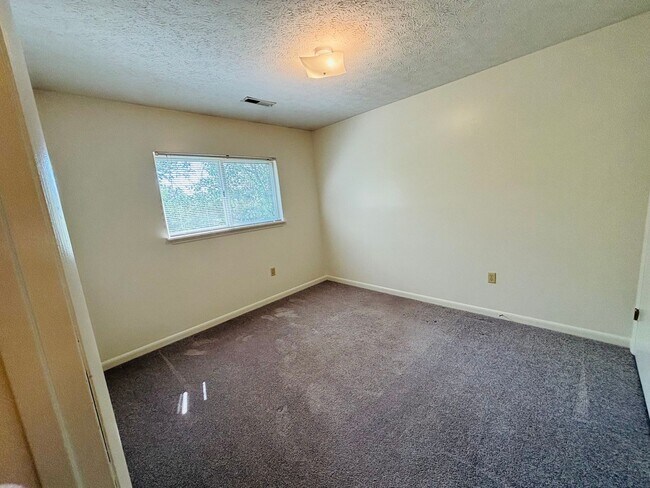 Building Photo - 1802 Smith Ave