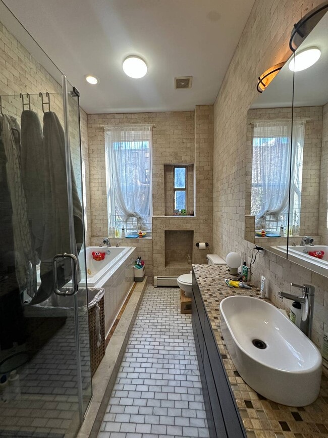 Building Photo - 505 Hicks St