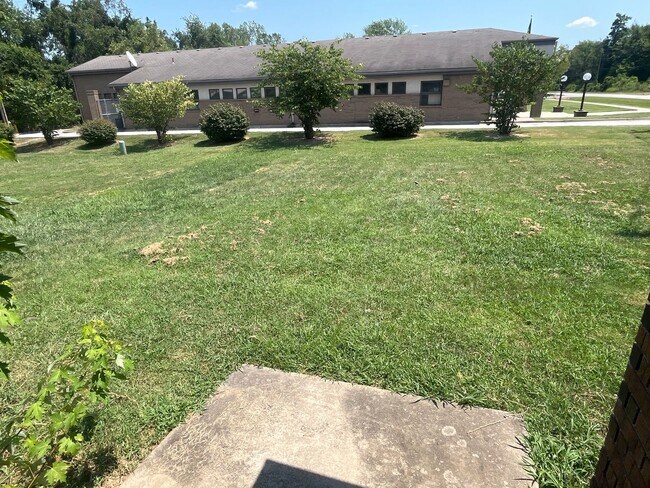 Building Photo - 137 Bailey Cir