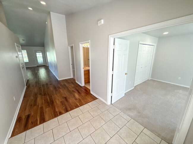 Building Photo - 3 bedroom, 2 bath home on Harbor Links Golf Course