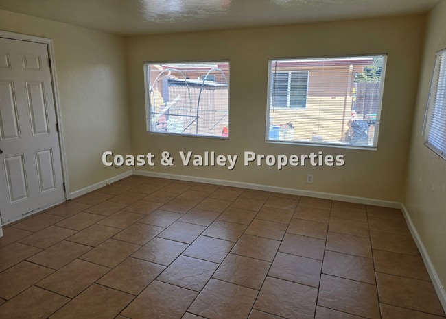 Building Photo - South Salinas home for RENT!!!