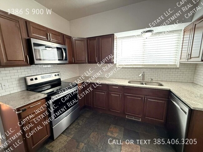 Building Photo - 1386 S 900 W