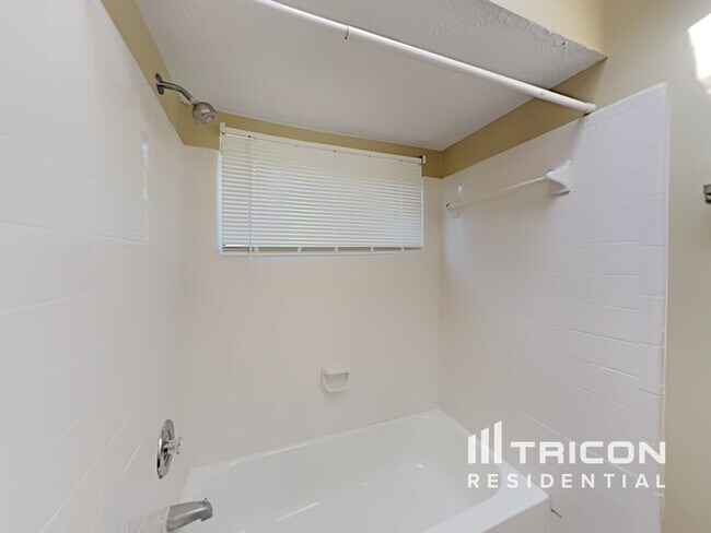 Building Photo - 2053 Stablewood Cove