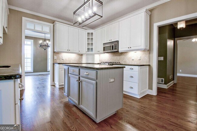 Building Photo - 50 Peninsula Cir