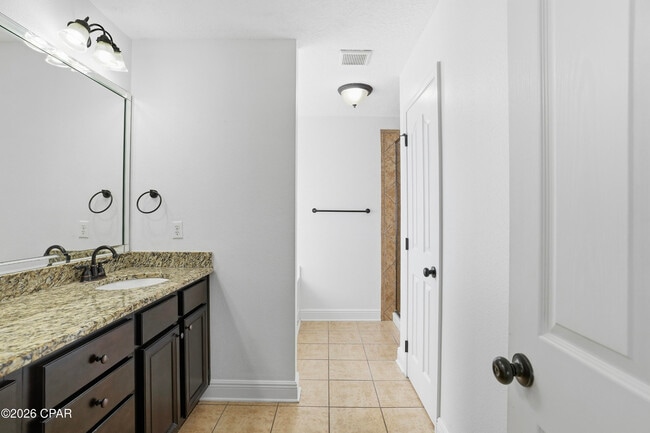 Building Photo - 323 Madison Circle